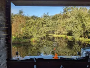 Luxury Cabin with Private Lake, Canoe & Hot Tub - Image 3