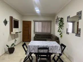 Farmhouse with heated pool, 10 minutes from downtown - Image 4