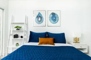 Stylish & Cozy Studio ~ QueenBed/Private Patio - Image 2