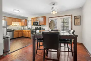 Luxury 3BR Home with Spa Pool, Gym & full backyard - Image 5