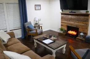 Elegantly Rustic 3 Bedroom 2 Bath Modern Farmhouse Cottage - Image 3