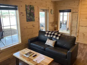 Riverview Garden Cabin 21A - Image 3