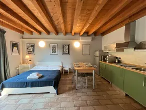Cozy flat + parking close to City center/Airport - Image 2
