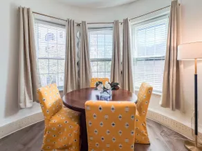 The Ellie House 8- Fan Favorite! Back Bay! W/D - Image 2