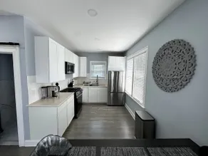 1 block to Pier Village, Wave Hotel, Beach - Image 4