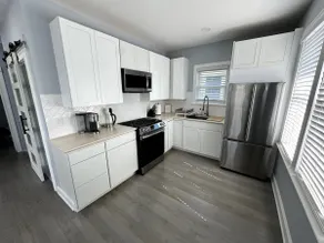 1 block to Pier Village, Wave Hotel, Beach - Image 3