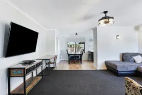 Higgins-Newly renovated house in central position - Image 4