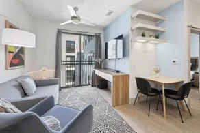 Sentral 2 Bedroom Apt on East 6th St - Image 2