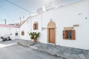 Amalia's Traditional Home in Paradisi - Image 2