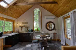 Cozy guest cottage at The Black Walnut Chateau - Image 4