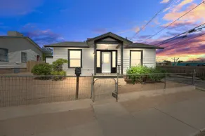 1935 Craftsman Home in Downtown Kingman - Image 2