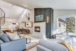 SnowFox Haus | Spa Baths + Mtn View & Town Shuttle - Image 2