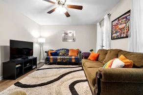 Private Spacious Ample Parking - Image 5