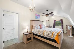 Hilltop/4 acre/King beds/Jacuzzi/2br2ba/Sleeps8/Pets - Image 3