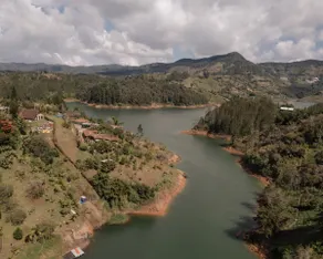 #6 Chalet in Guatape + Lake Jacuzzi kayak free - Image 5