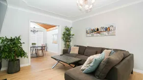Winnipeg luxurious bungalow at a perfect location - Image 2