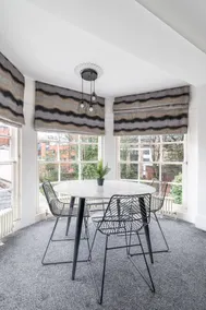 1 Bed central, parking, walk to shops food marina - Image 3