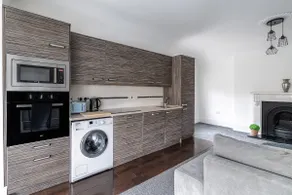 1 Bed central, parking, walk to shops food marina - Image 5