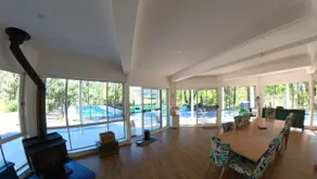 Stunning large country home with pool - Image 5