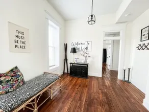 LG Downtown Loft/2 King Beds/Overlooking Broadway - Image 5
