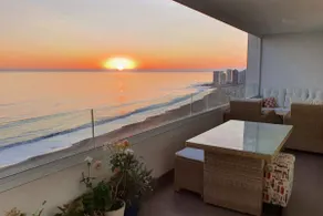 A beautiful condo with free parking. - Image 5