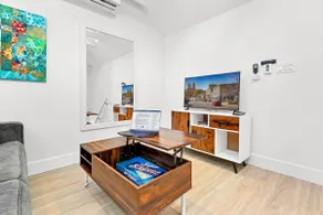 The Coach House by the Park - Image 3