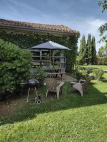 Air-conditioned cocooning cottage with large swimming pool - Image 3