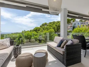 Exclusive villa with sea view and pool in Paguera - Image 5