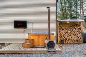  Arctic Getaway w/ Hot Tub and Sauna near Bushkill Falls - Image 5