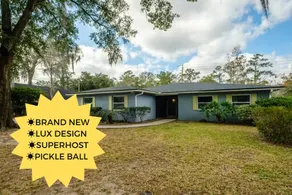 House Near UF | Pickleball, Pool Table & Spa Tub - Image 2