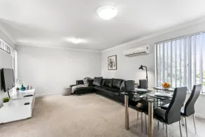 Whole upper floor apartment - Image 5