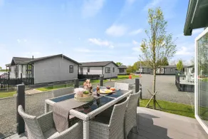 Lakeside Luxury Lodge 7 with Hot Tub - Image 3