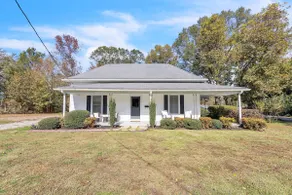 Historic 3BR with Porch near Downtown - Image 2