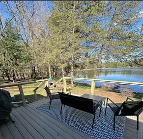 Tranquil 2 Bedroom Getaway on Private Lake - Image 3