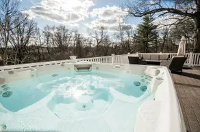 Peaceful Guest House | Hot Tub | 20 Min to Boston - Image 5