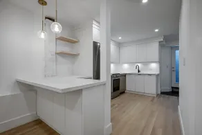 Modern Queen West Spot Near Stadium & Amphitheatre - Image 3