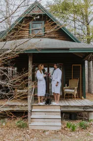 Maplewood Cabin, hideaway w/ hot tub + fireplace - Image 5