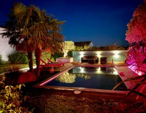 Character house with pool - Image 3