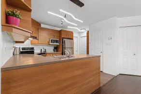 Lovely 2-bedroom Apt. in DIX30 close to DT - Image 4