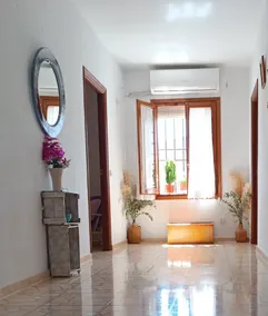 Nice house with relaxation area and parking. - Image 3