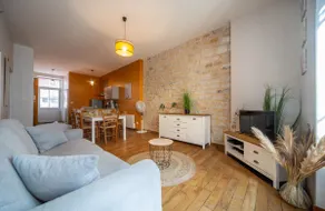 ”Hyper Centre Train Station – 4 beds – sleeps 6” - Image 4