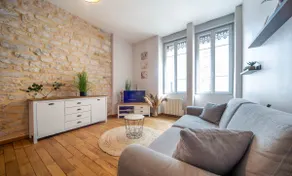 ”Hyper Centre Train Station – 4 beds – sleeps 6” - Image 2