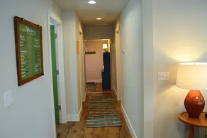 2 Bed/1 Bath with Laundry, Walkable to Downtown - Image 4
