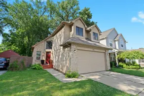 Cozy Brownstone Near Downtown Royal Oak - Image 2
