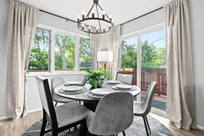 Cozy Brownstone Near Downtown Royal Oak - Image 3