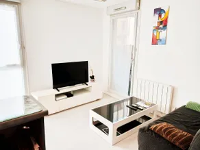 Lovely 2-bedroom apartment near the city center with loggia - Image 2