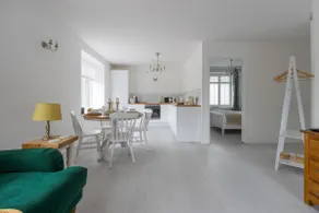 Stylish two bedroom apartment near Rookery Hall - Image 5