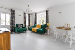 Stylish two bedroom apartment near Rookery Hall - Image 3