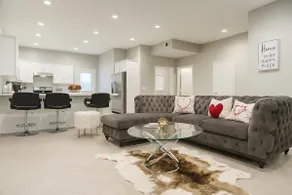 Massive Stay | Bright & Open Layout + Comfy - Image 2