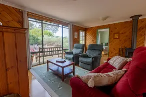 Cosy 2 bedroom cottage with majestic Karri views. - Image 5